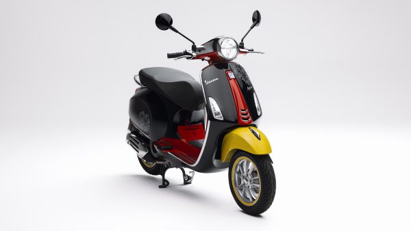 Vespa Primavera 125 Disney Mickey Mouse Edition by Vespa – Image 7